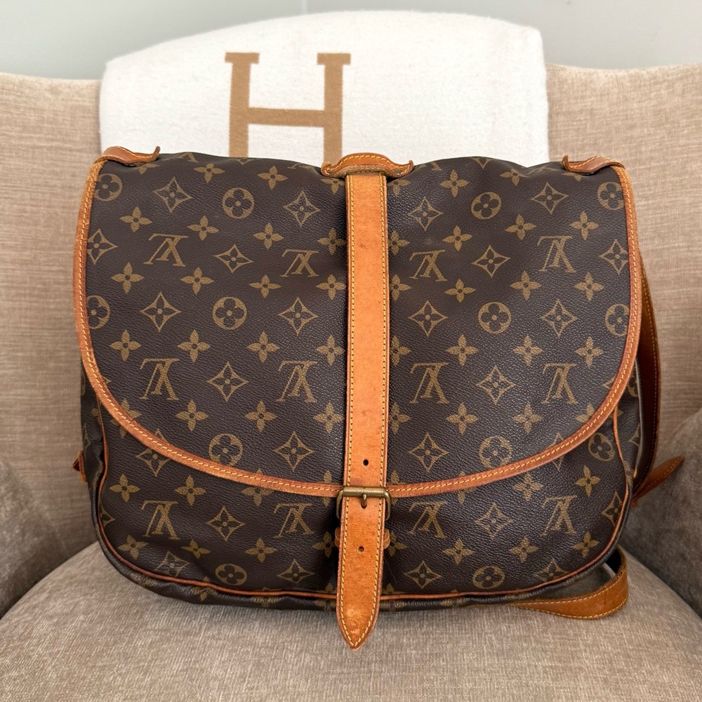 Authentic Louis Vuitton Saumur 35 in Monogram canvas M42254 brown LV leather - Picture 3 of 16